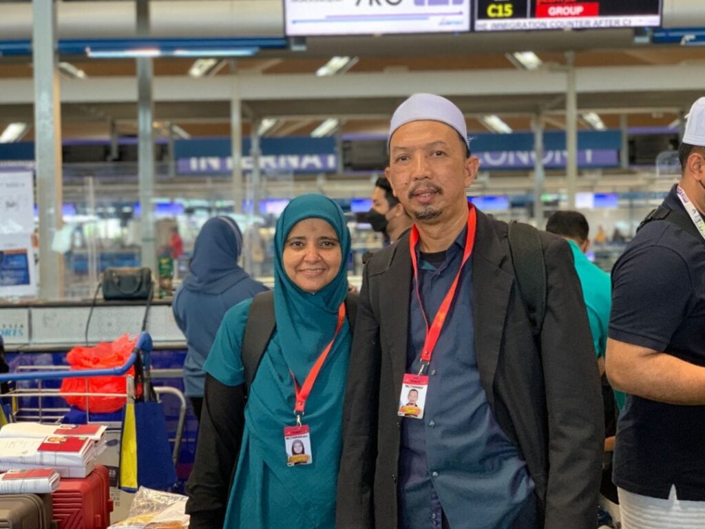 Ayah dan bonda dua insan yang menjadi asbab kelahiran kita ke dunia. Asbab mereka kita membesar dan dewasa. Asbab mereka kita pandai bertutur kata. Asbab mereka kita boleh berjalan dan bergerak ke merata dunia.